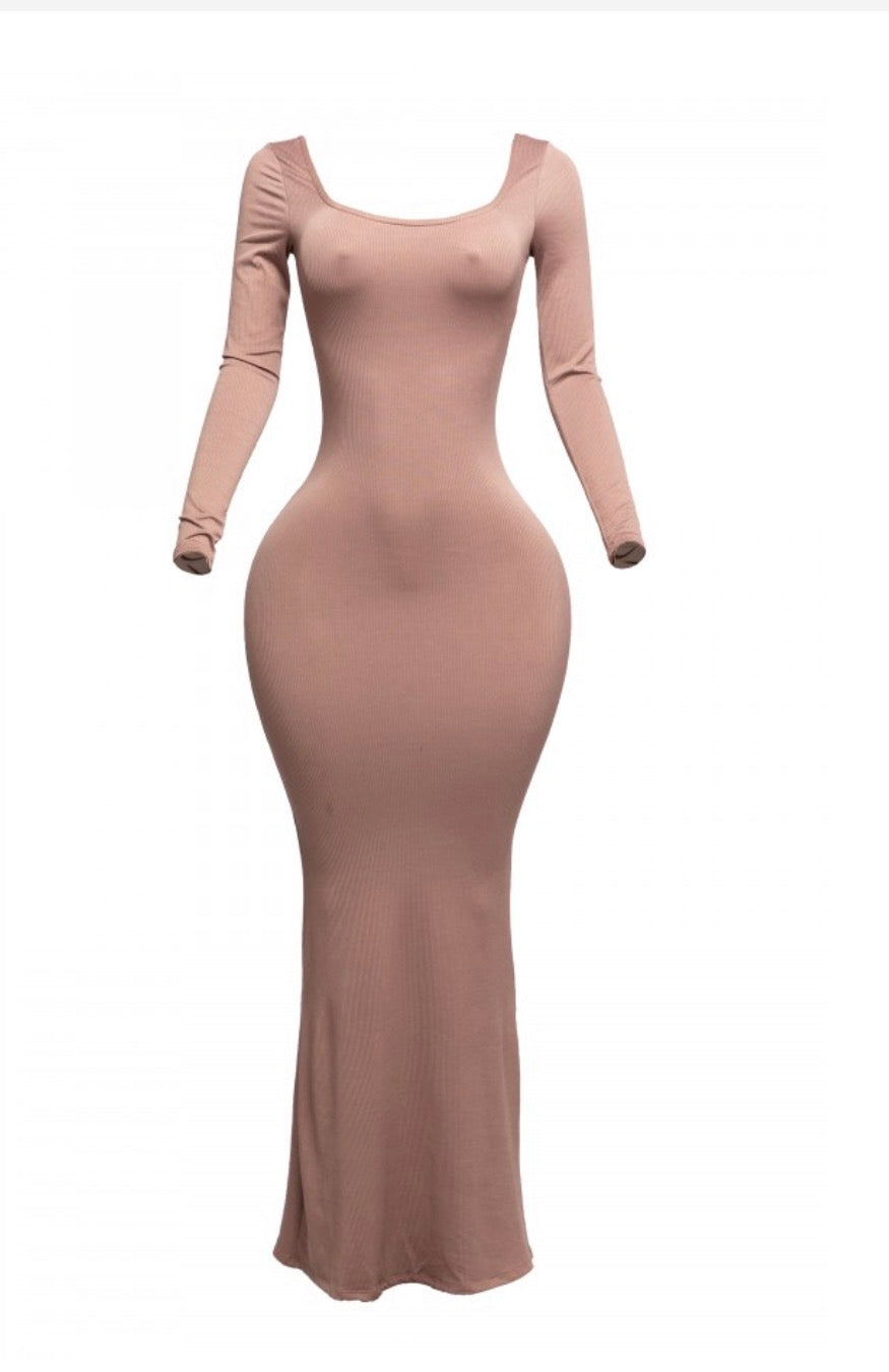 Scoop neck mermaid maxi dress